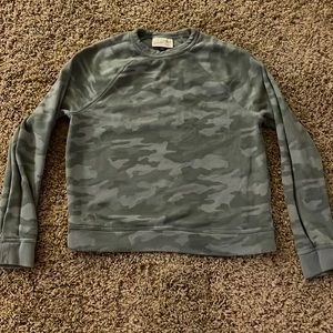 Universal Threads Sweater